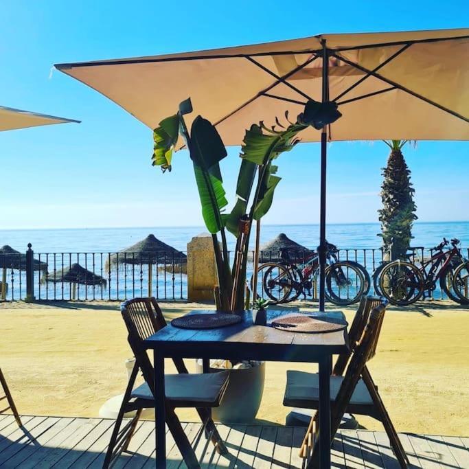 Valdecantos Beachfront Apartment