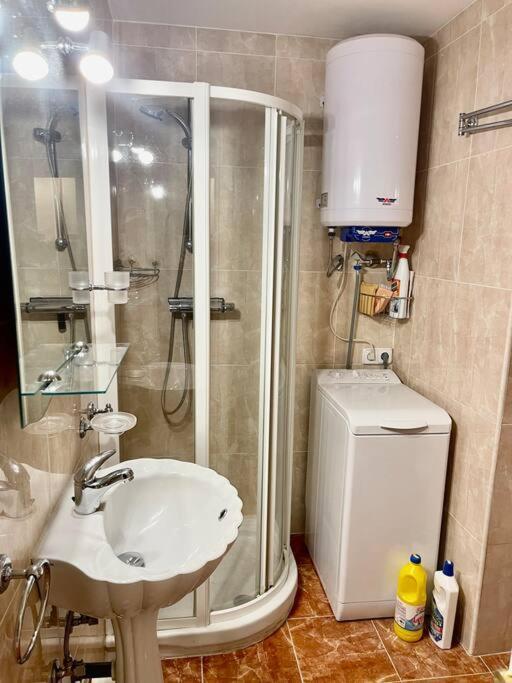 Valdecantos Beachfront Apartment Marbella