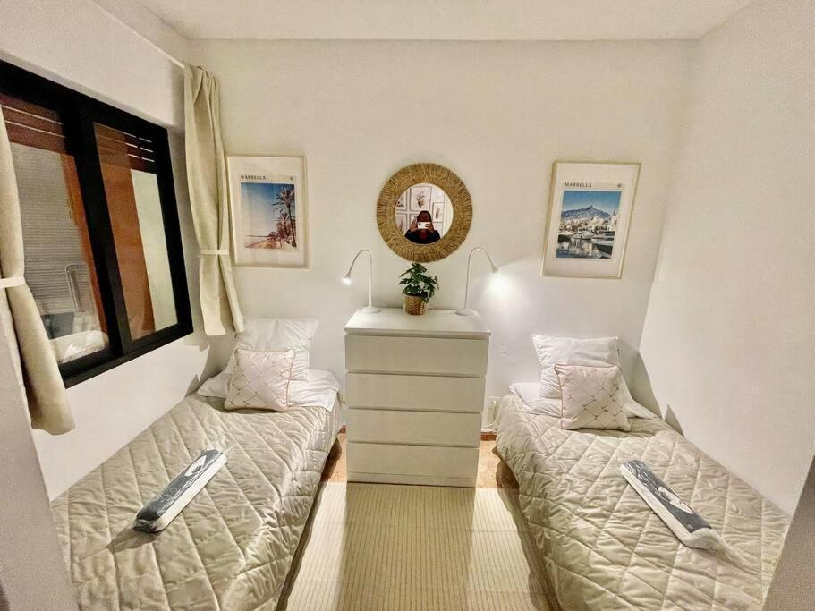 Valdecantos Beachfront Apartment Marbella